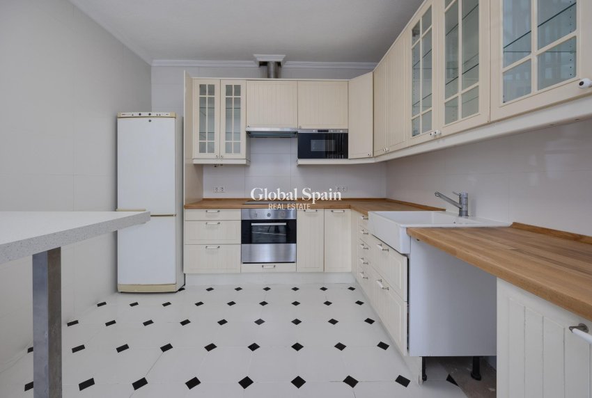 Wederverkoop - VILLA -
TORREVIEJA - La Siesta - El Salado - Torreta