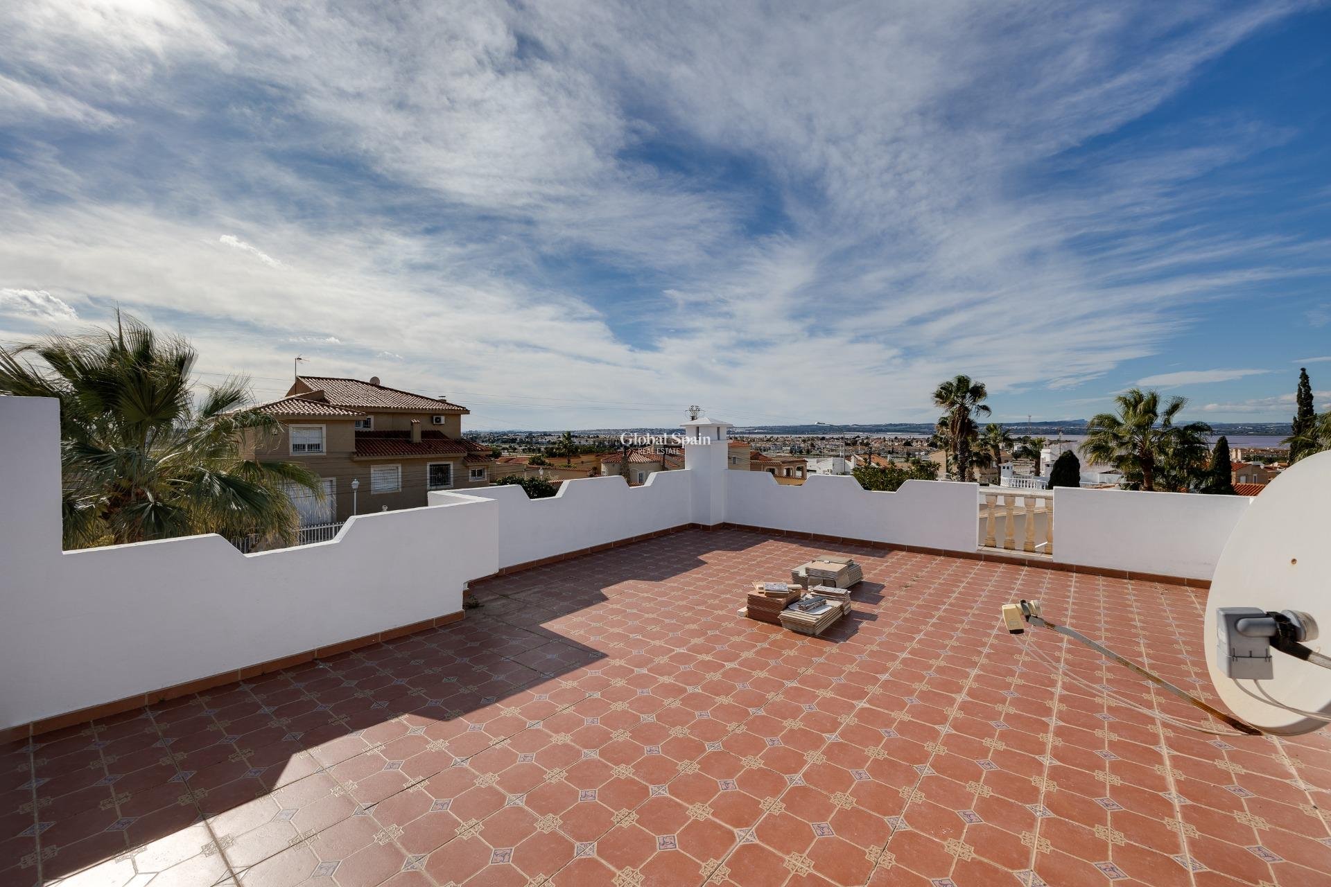 Wederverkoop - VILLA -
TORREVIEJA - La Siesta - El Salado - Torreta