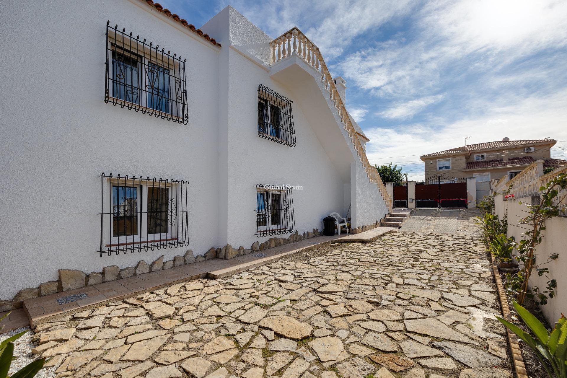 Wederverkoop - VILLA -
TORREVIEJA - La Siesta - El Salado - Torreta