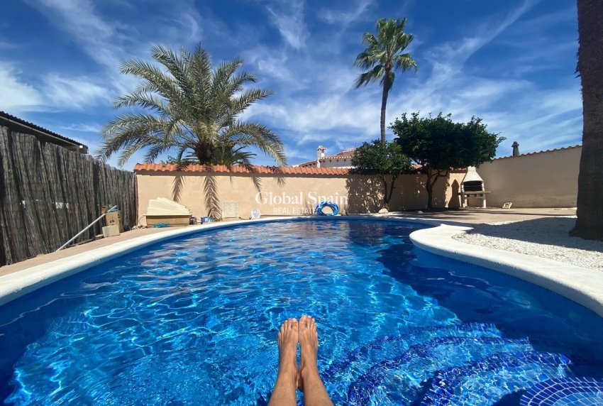 Wederverkoop - VILLA -
TORREVIEJA - La Siesta - El Salado - Torreta