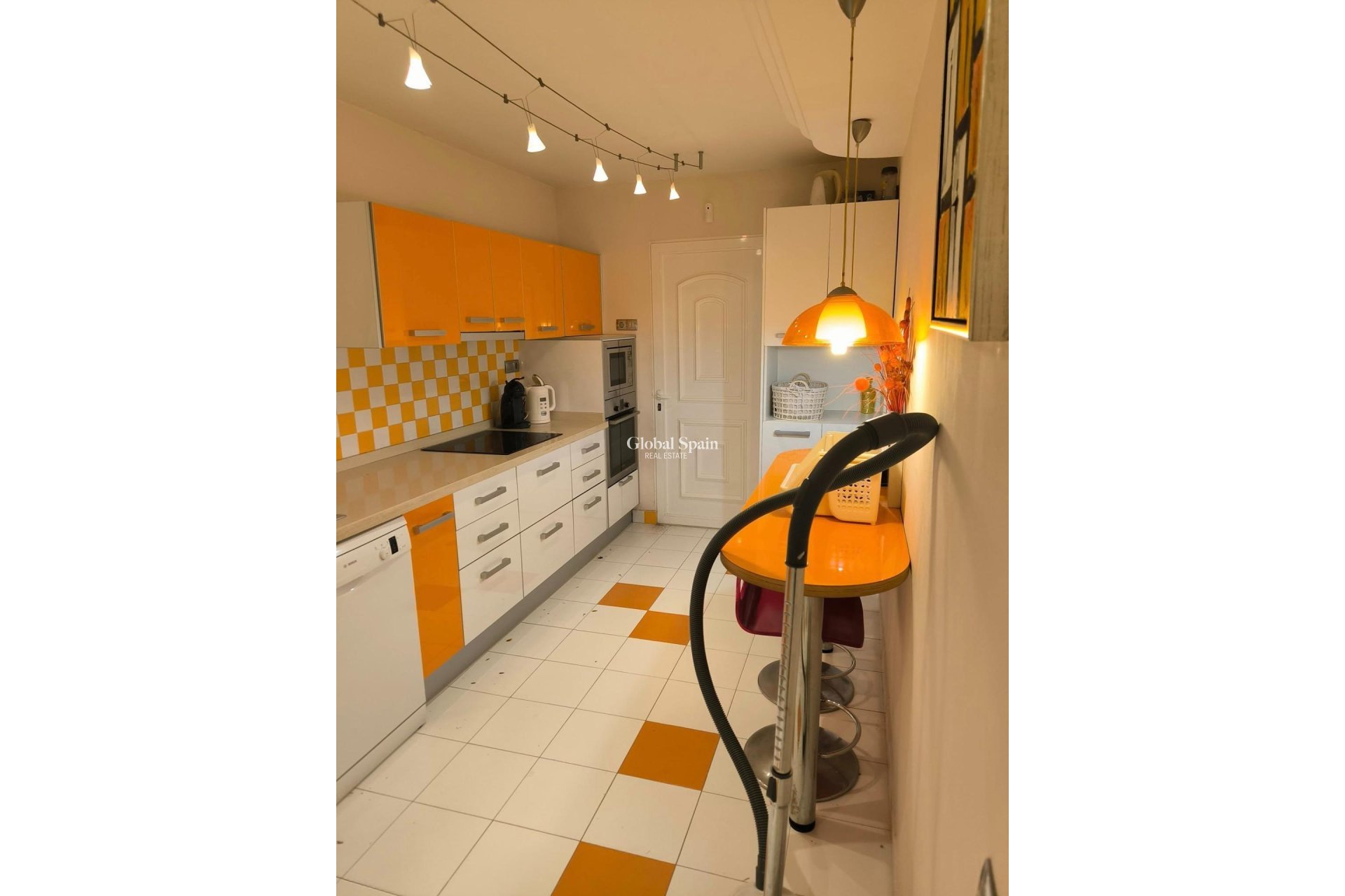 Wederverkoop - VILLA -
TORREVIEJA - La Siesta