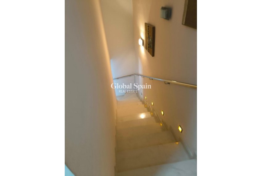 Wederverkoop - VILLA -
TORREVIEJA - La Siesta