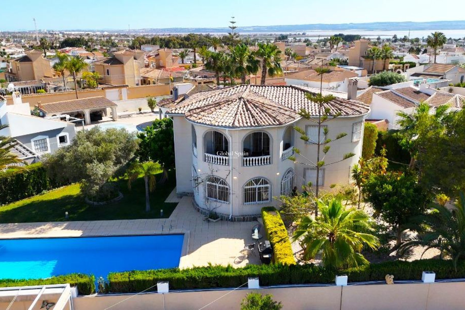 Wederverkoop - VILLA -
TORREVIEJA - La Siesta
