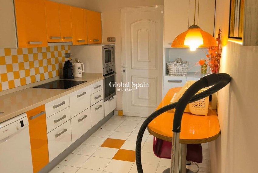 Wederverkoop - VILLA -
TORREVIEJA - La Siesta