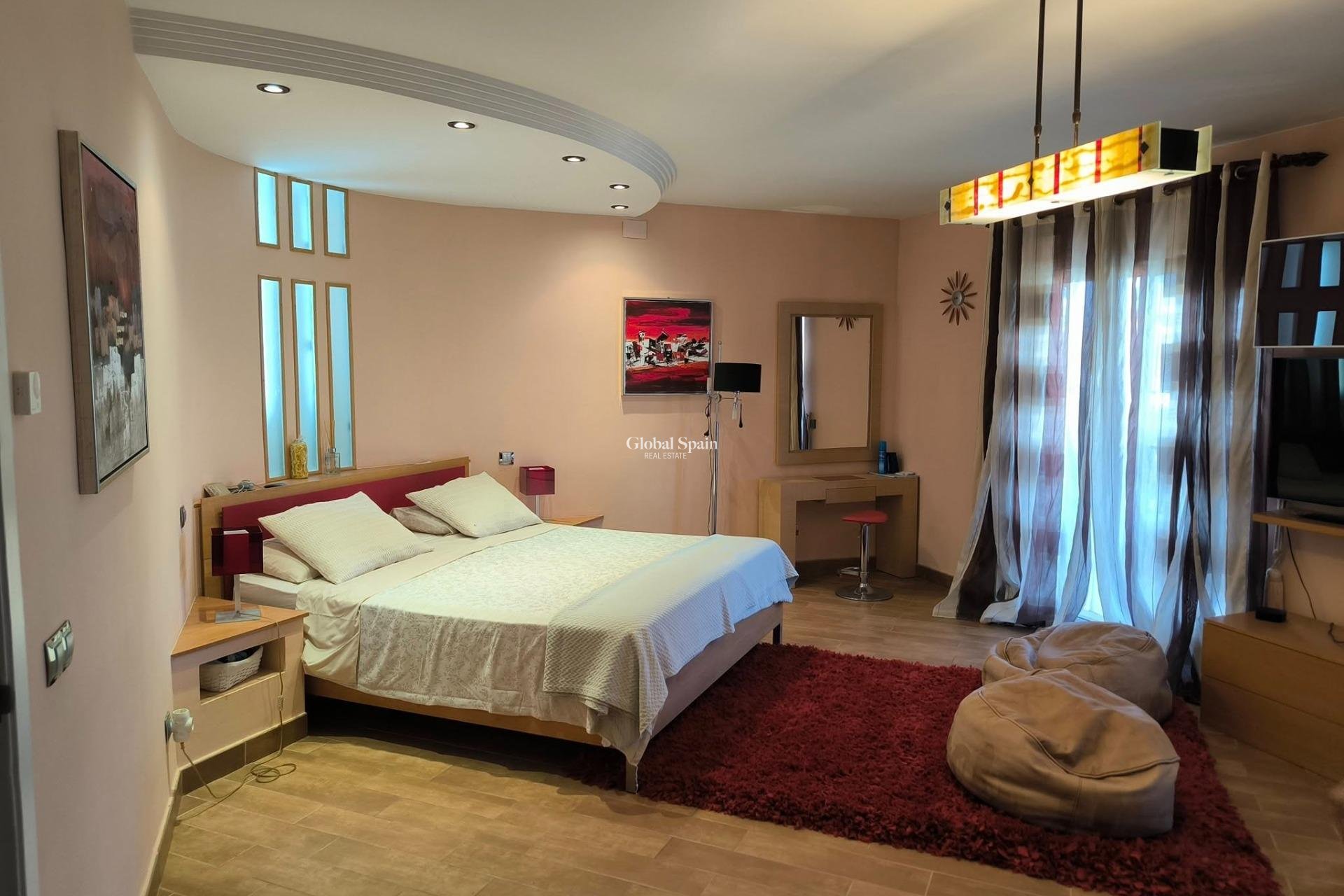 Wederverkoop - VILLA -
TORREVIEJA - La Siesta