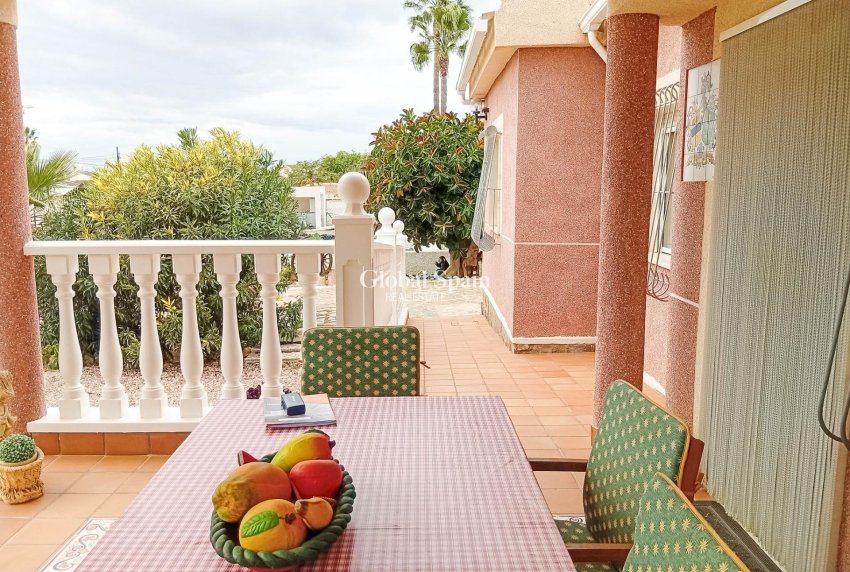 Wederverkoop - VILLA -
TORREVIEJA - La Siesta