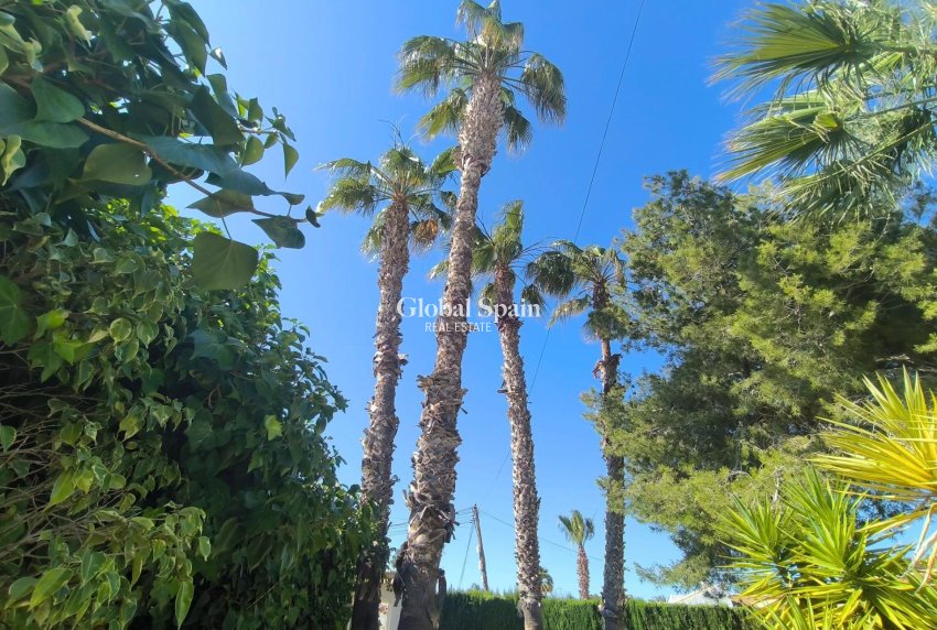 Wederverkoop - VILLA -
TORREVIEJA - La Siesta