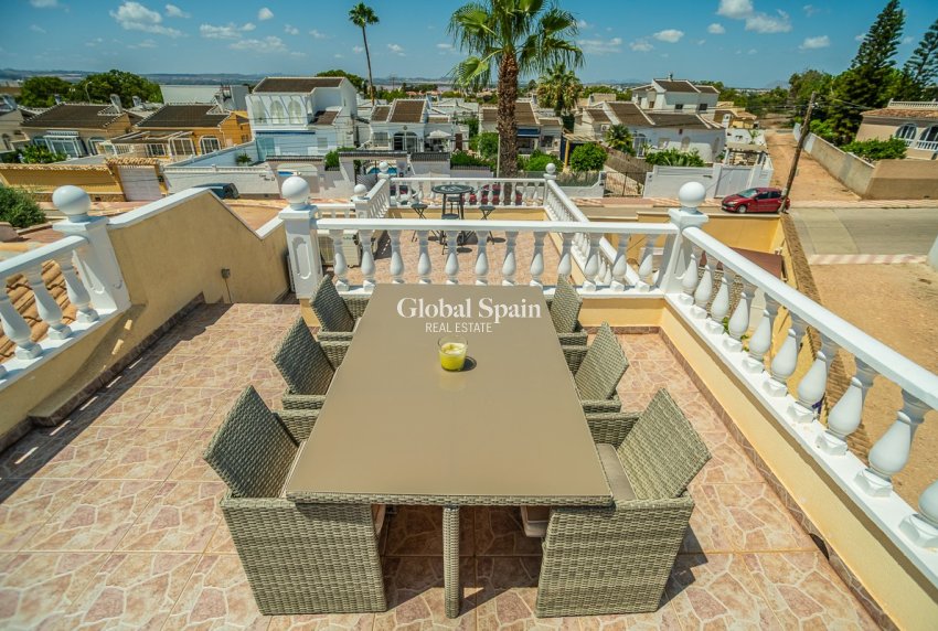 Wederverkoop - Villa -
TORREVIEJA - La Siesta