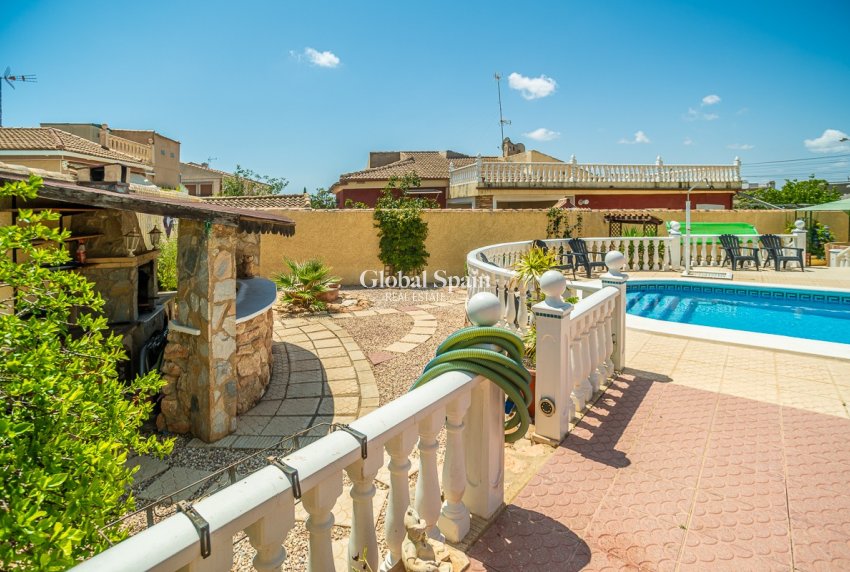 Wederverkoop - Villa -
TORREVIEJA - La Siesta