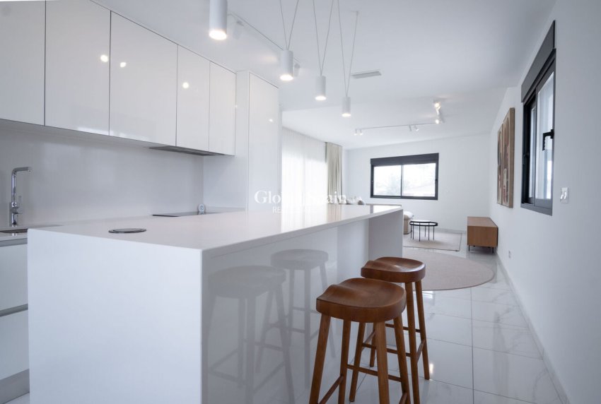 Wederverkoop - VILLA -
TORREVIEJA - La Valeta