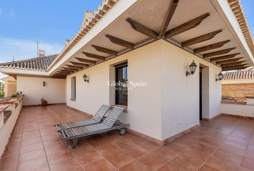 Wederverkoop - Villa -
TORREVIEJA - La Veleta