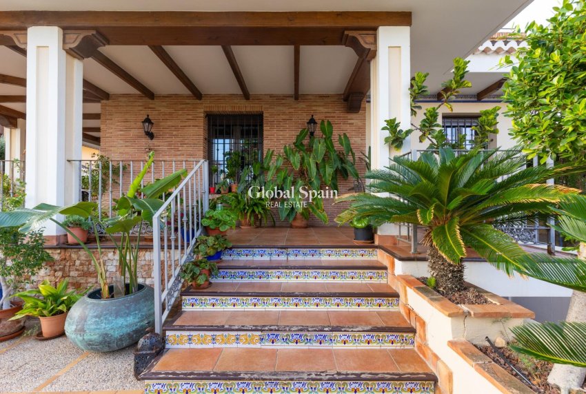 Wederverkoop - Villa -
TORREVIEJA - La Veleta