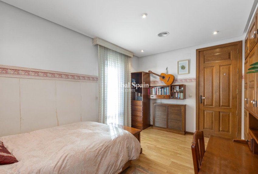 Wederverkoop - Villa -
TORREVIEJA - La Veleta