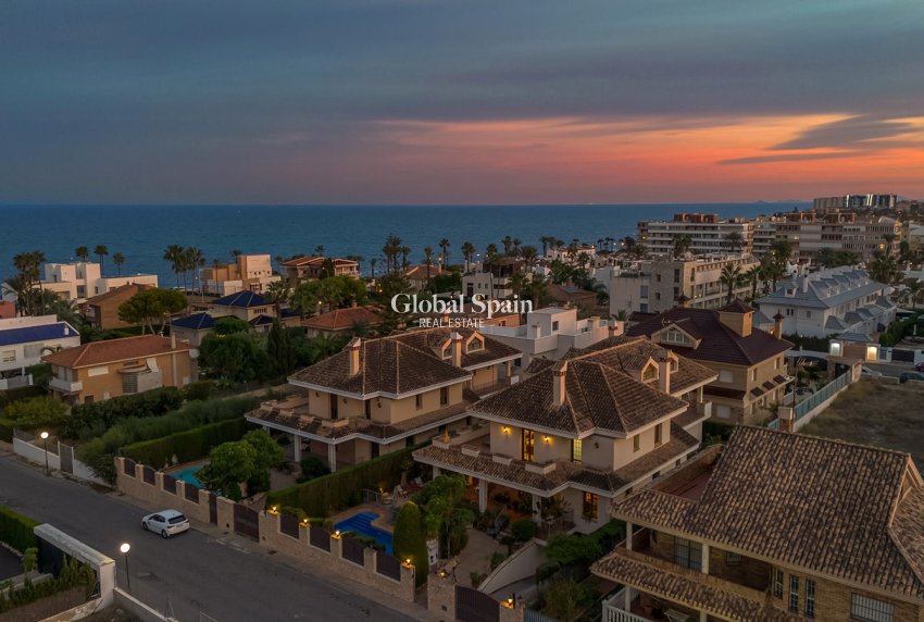 Wederverkoop - VILLA -
TORREVIEJA - La Veleta