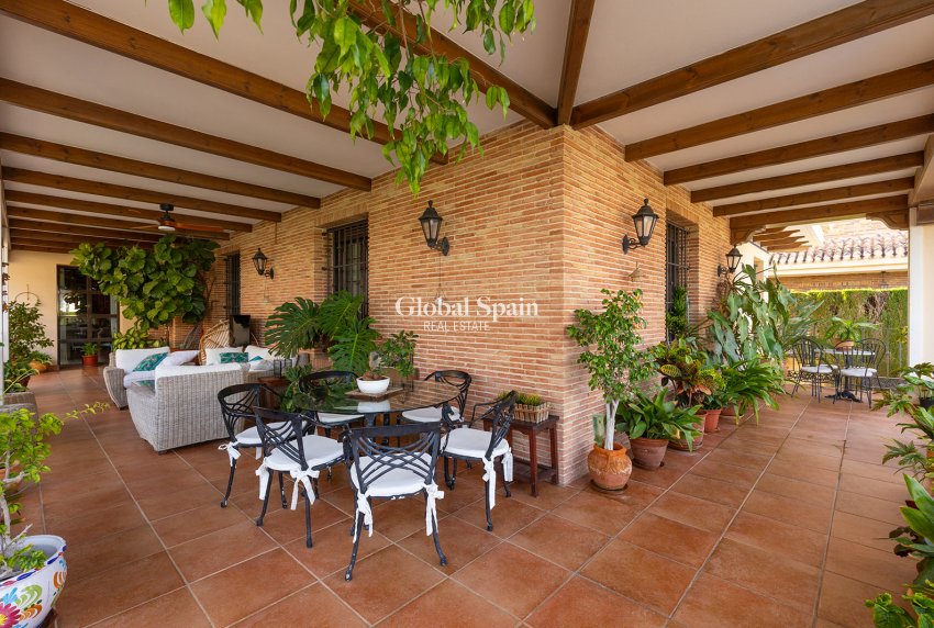 Wederverkoop - VILLA -
TORREVIEJA - La Veleta
