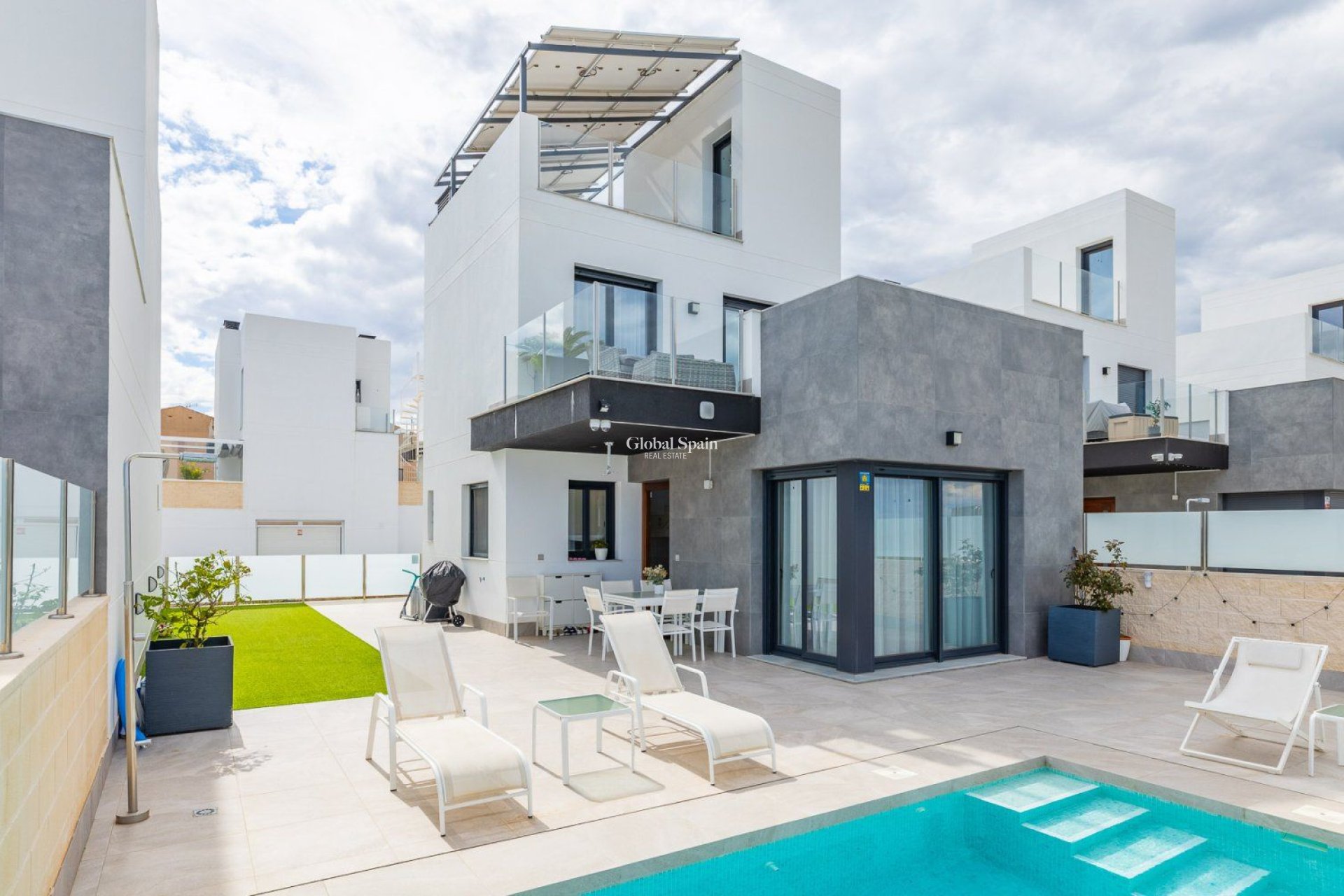 Wederverkoop - Villa -
TORREVIEJA - LOS BALCONES - LOS ALTOS