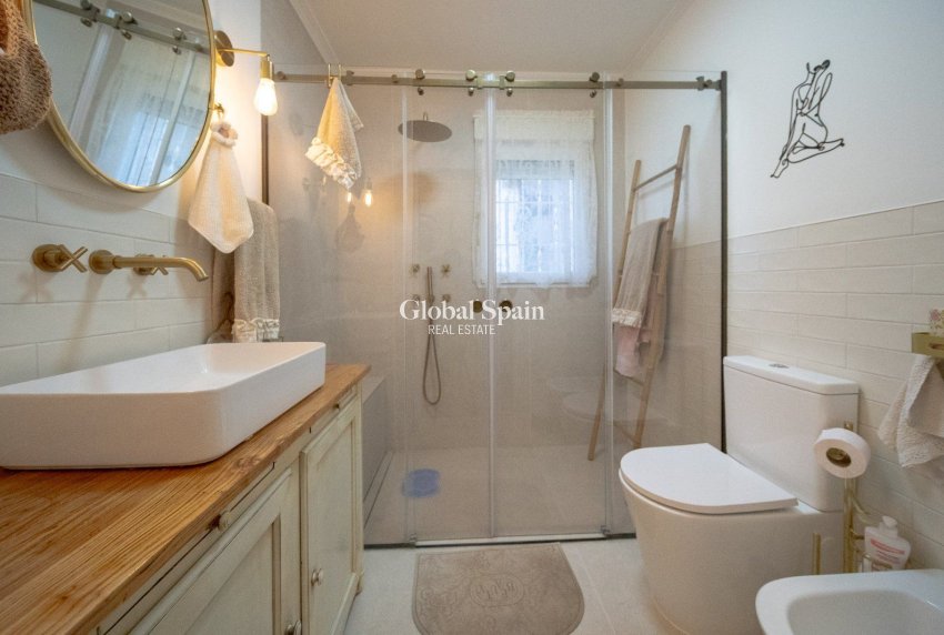 Wederverkoop - VILLA -
TORREVIEJA - LOS BALCONES - LOS ALTOS