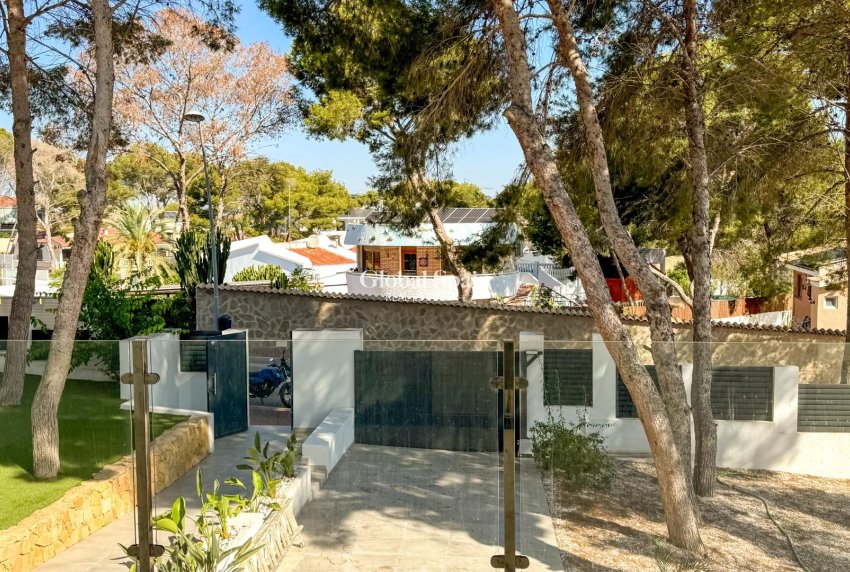 Wederverkoop - VILLA -
TORREVIEJA - LOS BALCONES - LOS ALTOS