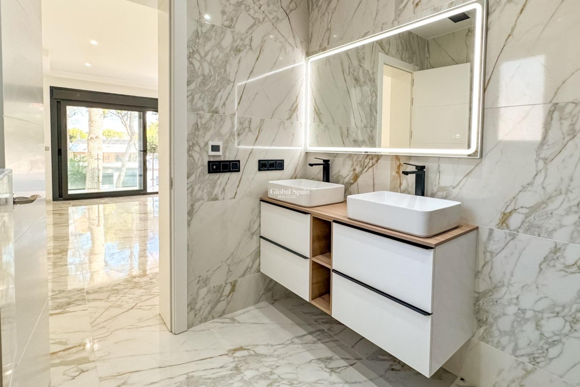 Wederverkoop - VILLA -
TORREVIEJA - LOS BALCONES - LOS ALTOS