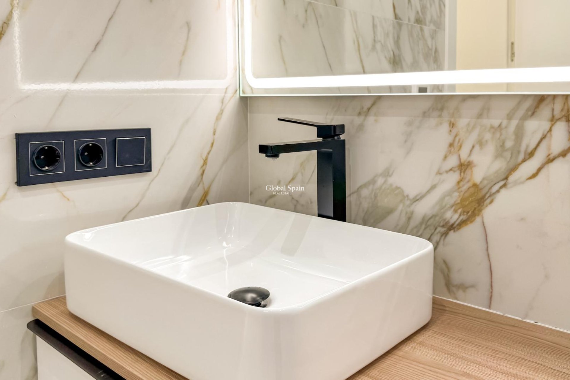 Wederverkoop - VILLA -
TORREVIEJA - LOS BALCONES - LOS ALTOS