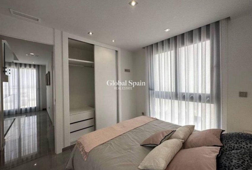 Wederverkoop - VILLA -
TORREVIEJA - LOS BALCONES - LOS ALTOS