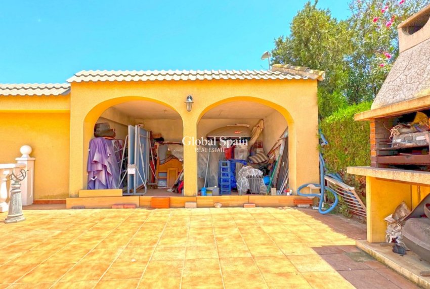 Wederverkoop - VILLA -
TORREVIEJA - LOS BALCONES - LOS ALTOS