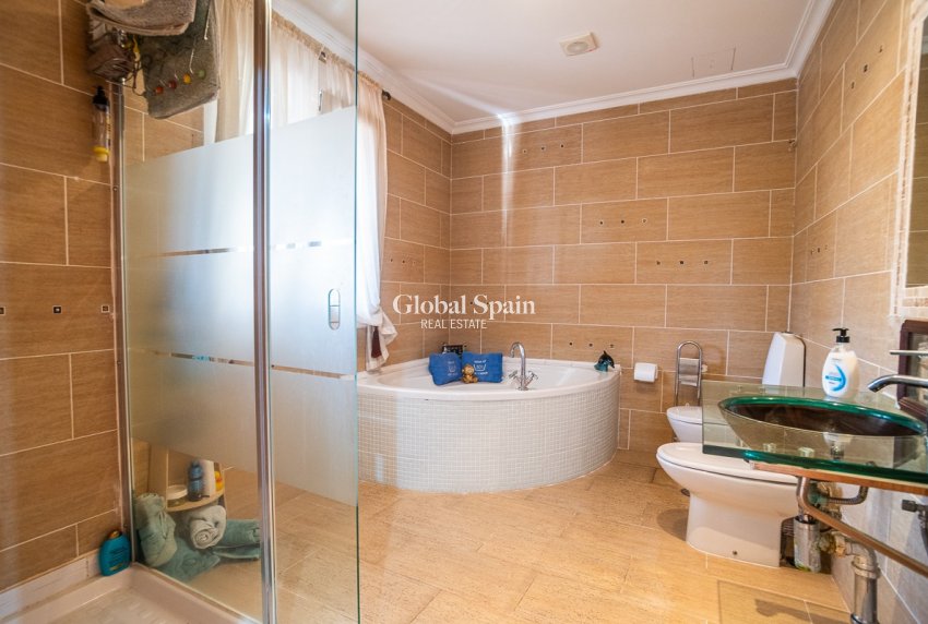 Wederverkoop - VILLA -
TORREVIEJA - LOS BALCONES - LOS ALTOS