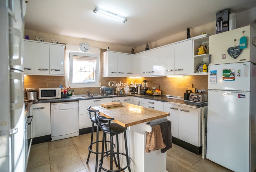 Wederverkoop - VILLA -
TORREVIEJA - LOS BALCONES - LOS ALTOS