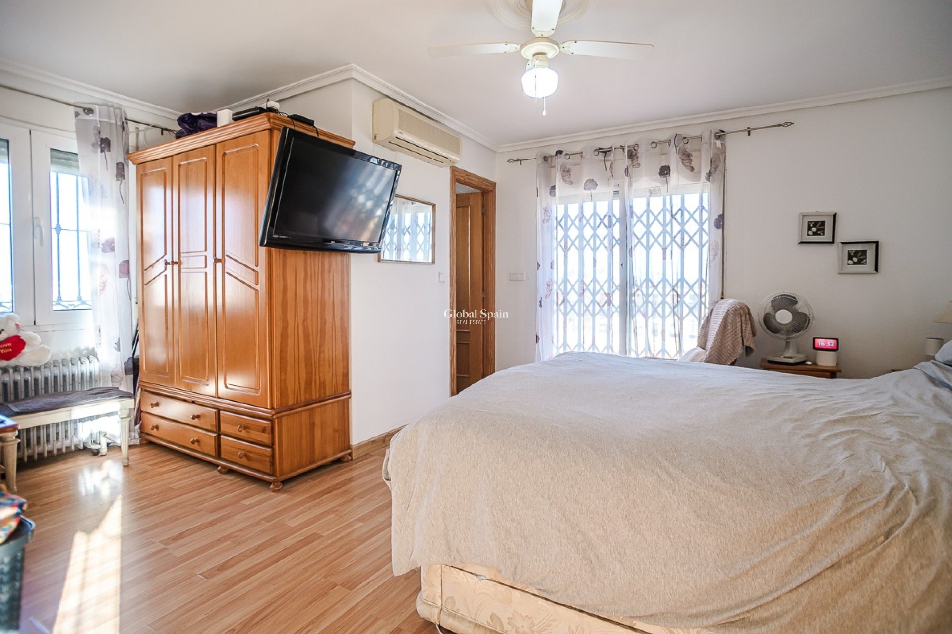 Wederverkoop - VILLA -
TORREVIEJA - LOS BALCONES - LOS ALTOS