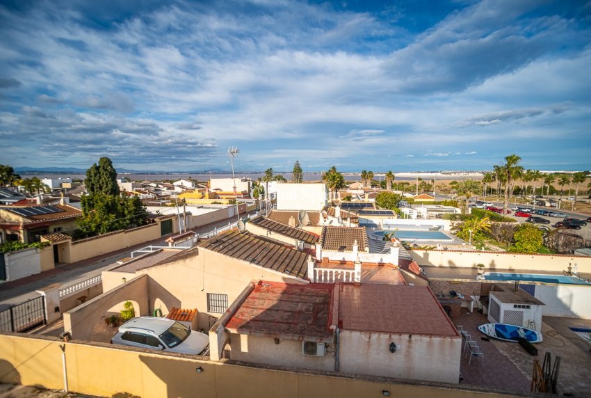 Wederverkoop - VILLA -
TORREVIEJA - LOS BALCONES - LOS ALTOS