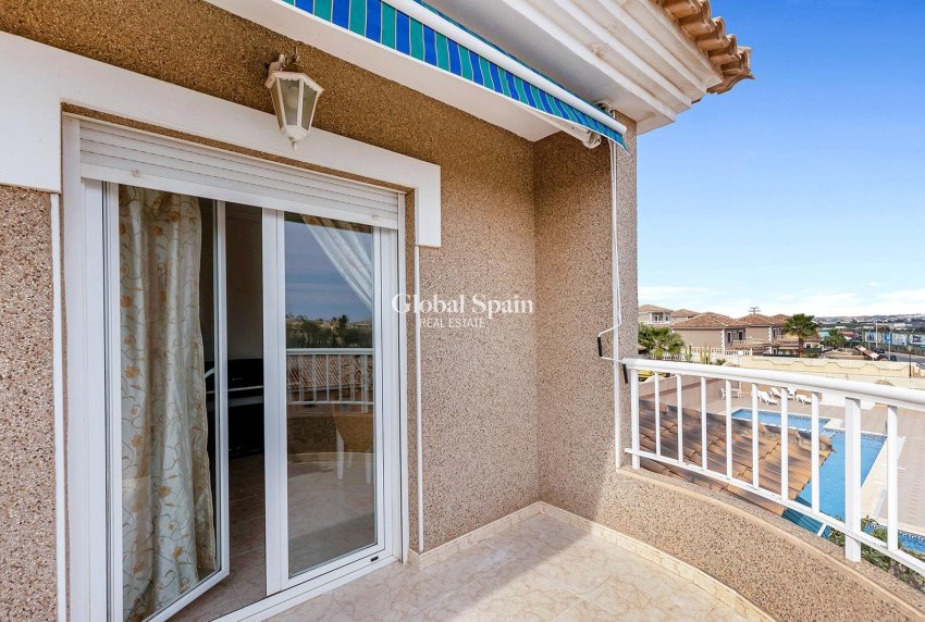 Wederverkoop - VILLA -
TORREVIEJA - LOS BALCONES - LOS ALTOS