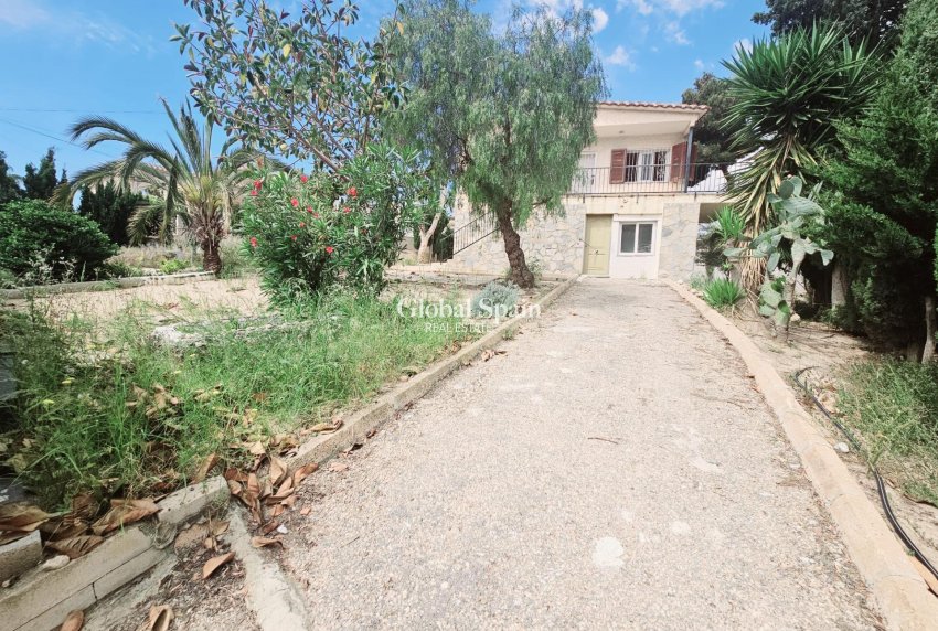 Wederverkoop - VILLA -
TORREVIEJA - LOS BALCONES - LOS ALTOS