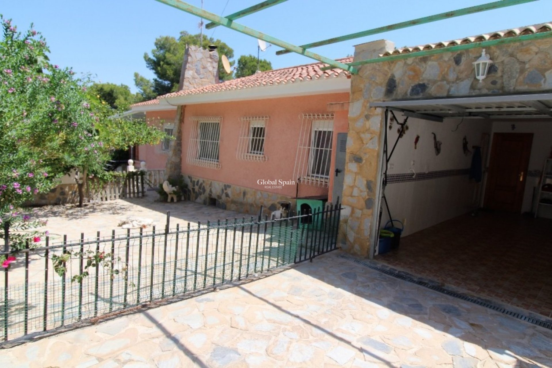 Wederverkoop - VILLA -
TORREVIEJA - LOS BALCONES - LOS ALTOS