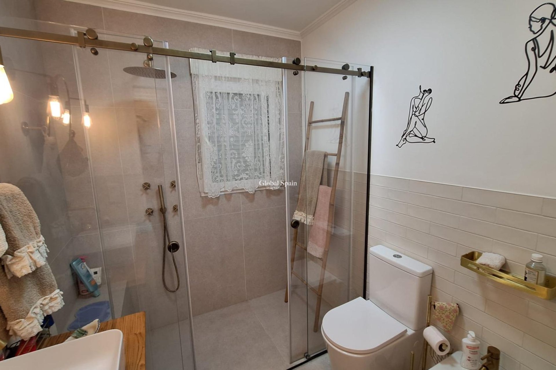 Wederverkoop - VILLA -
TORREVIEJA - LOS BALCONES - LOS ALTOS