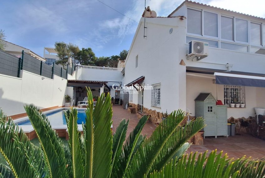 Wederverkoop - VILLA -
TORREVIEJA - LOS BALCONES - LOS ALTOS