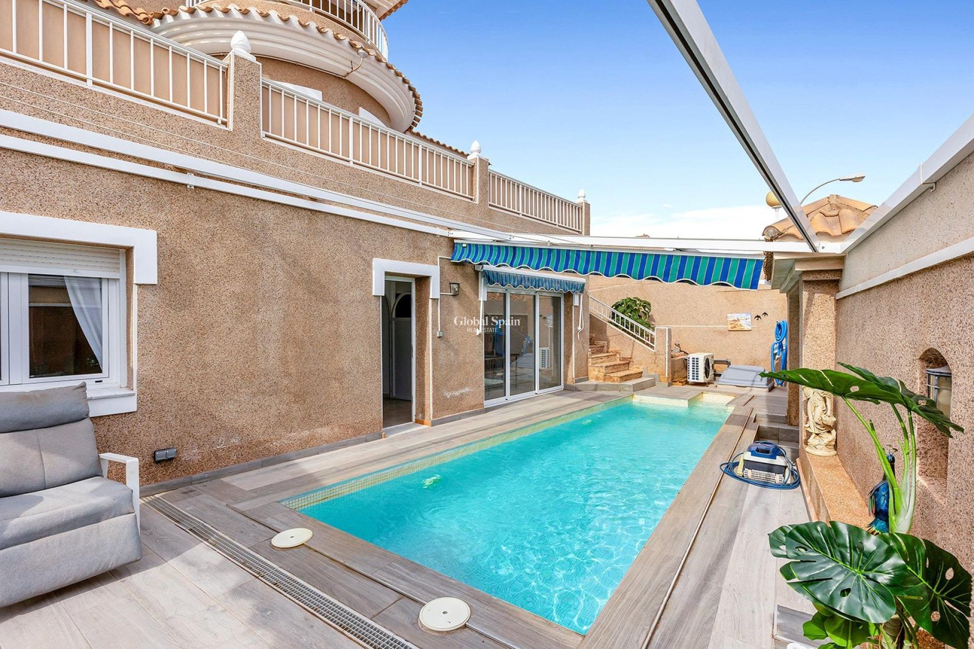 Wederverkoop - VILLA -
TORREVIEJA - LOS BALCONES - LOS ALTOS