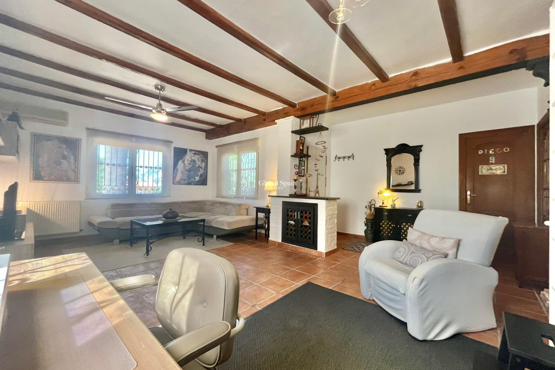 Wederverkoop - VILLA -
TORREVIEJA - LOS BALCONES - LOS ALTOS