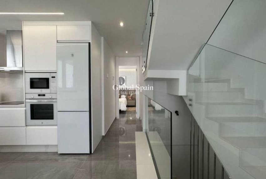 Wederverkoop - VILLA -
TORREVIEJA - LOS BALCONES - LOS ALTOS