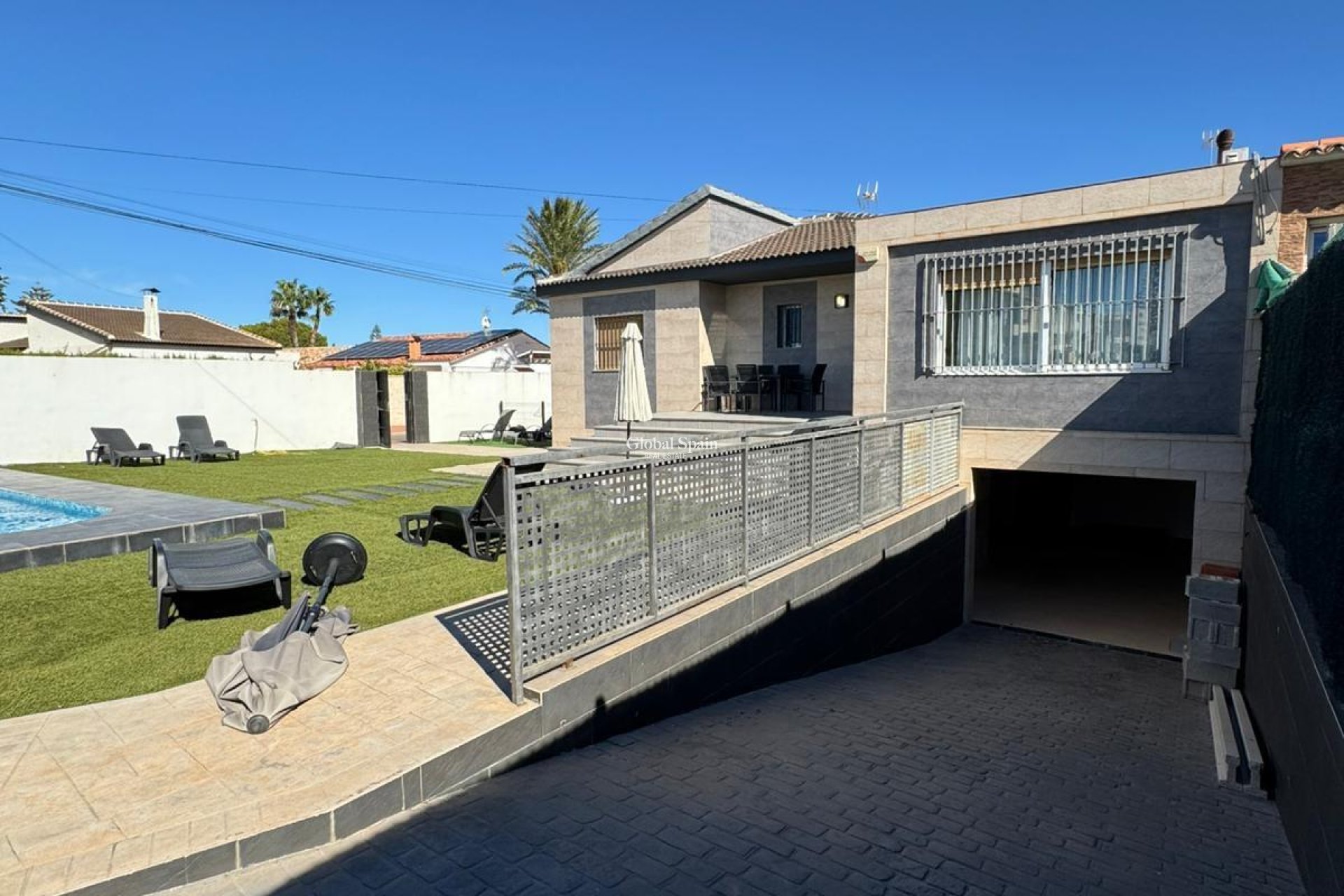 Wederverkoop - VILLA -
TORREVIEJA - LOS BALCONES - LOS ALTOS