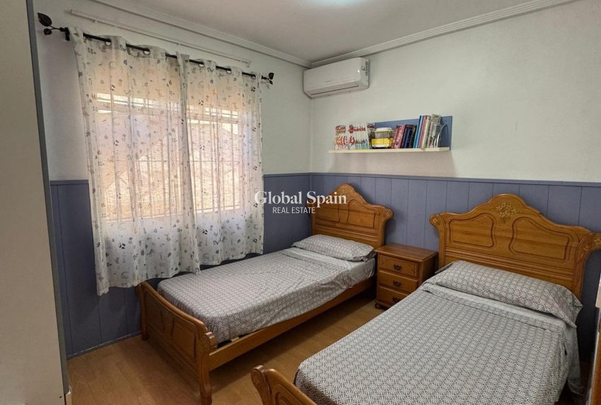 Wederverkoop - VILLA -
TORREVIEJA - LOS BALCONES - LOS ALTOS