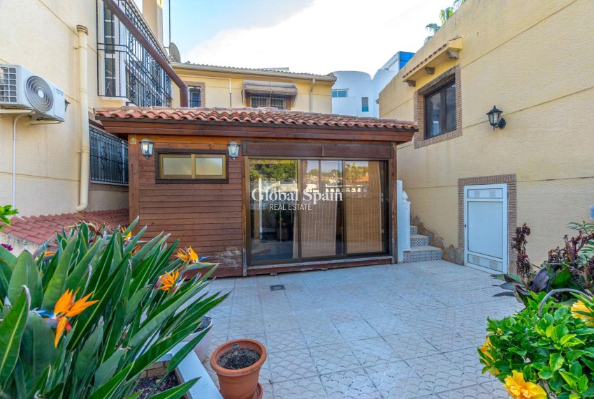 Wederverkoop - VILLA -
TORREVIEJA - LOS BALCONES - LOS ALTOS