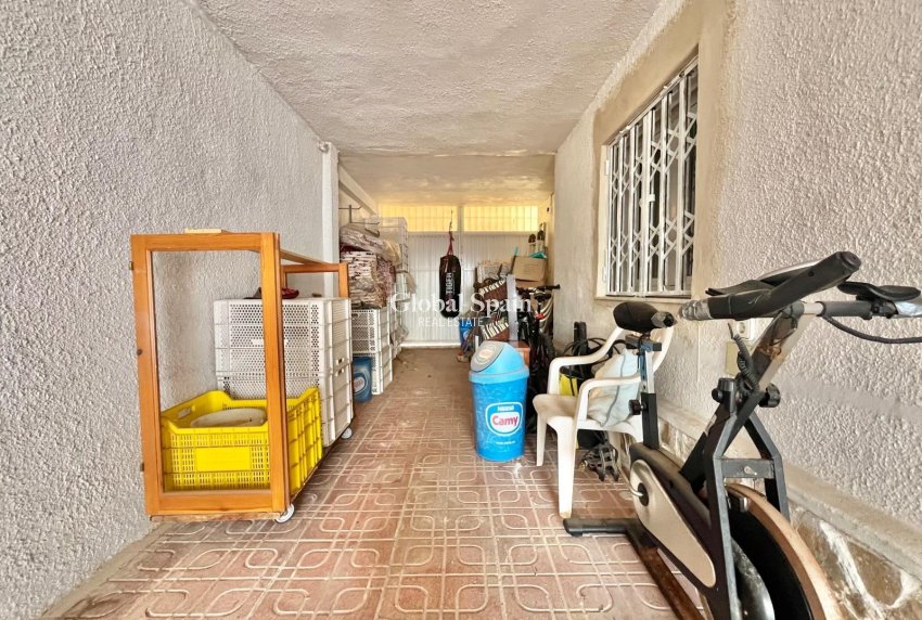 Wederverkoop - VILLA -
TORREVIEJA - LOS BALCONES - LOS ALTOS