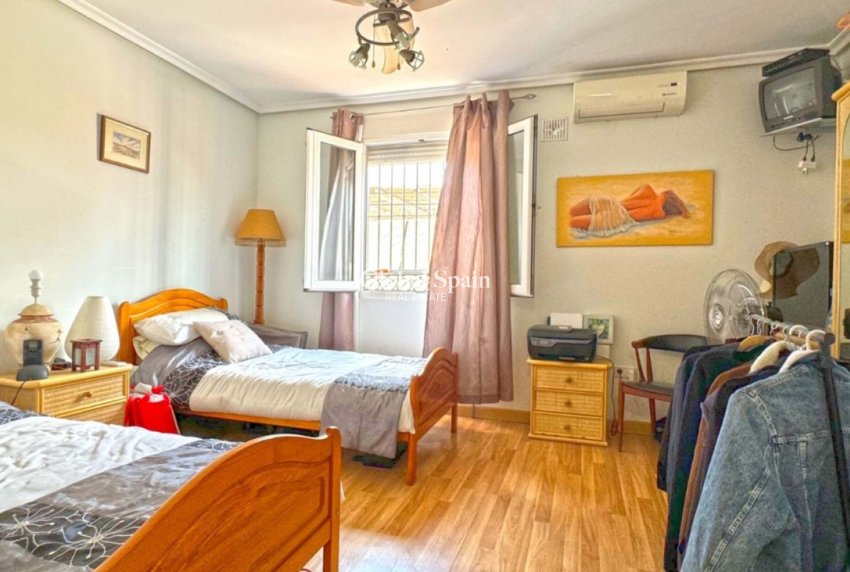 Wederverkoop - VILLA -
TORREVIEJA - LOS BALCONES - LOS ALTOS