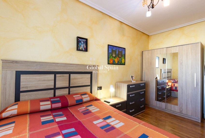 Wederverkoop - VILLA -
TORREVIEJA - LOS BALCONES - LOS ALTOS