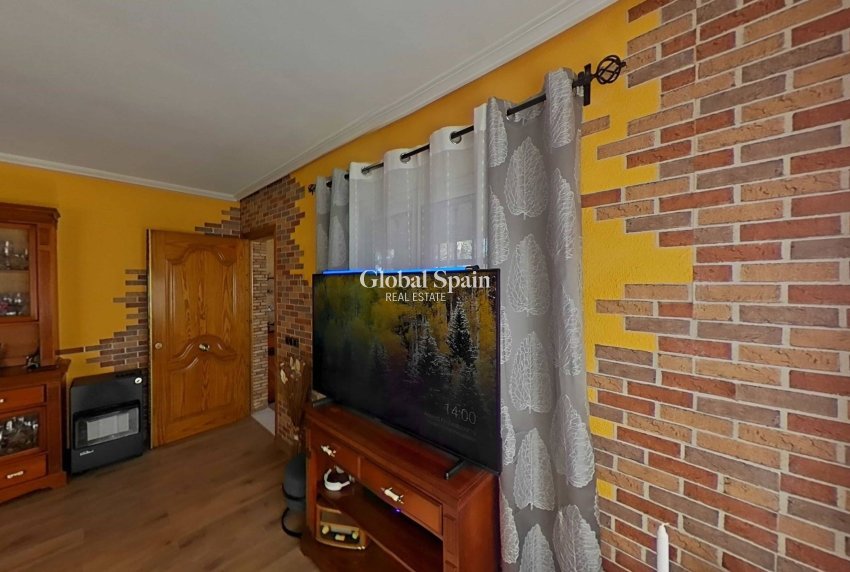 Wederverkoop - VILLA -
TORREVIEJA - LOS BALCONES - LOS ALTOS