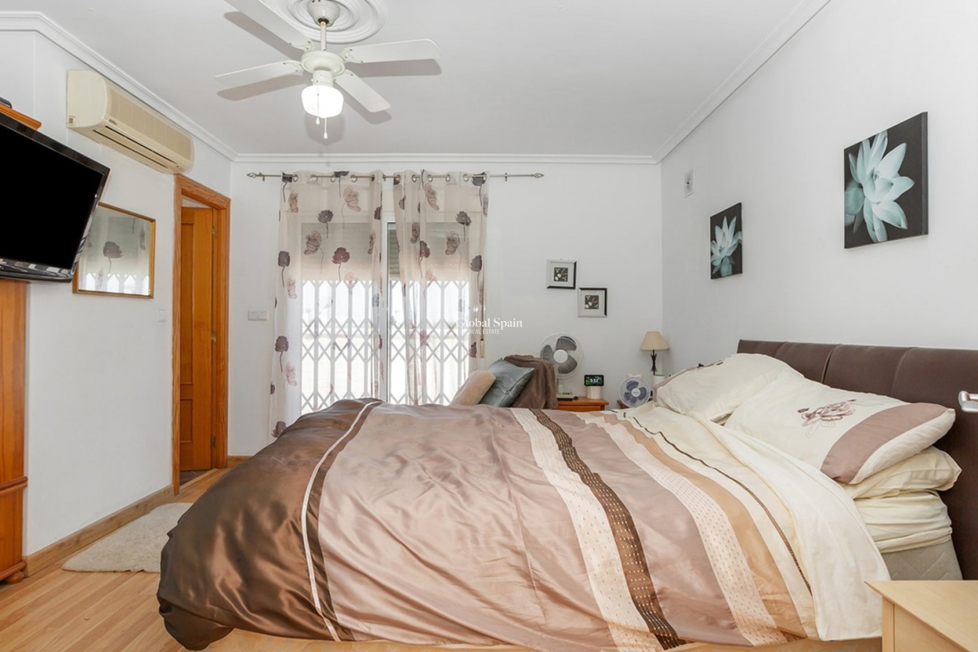 Wederverkoop - VILLA -
TORREVIEJA - LOS BALCONES - LOS ALTOS