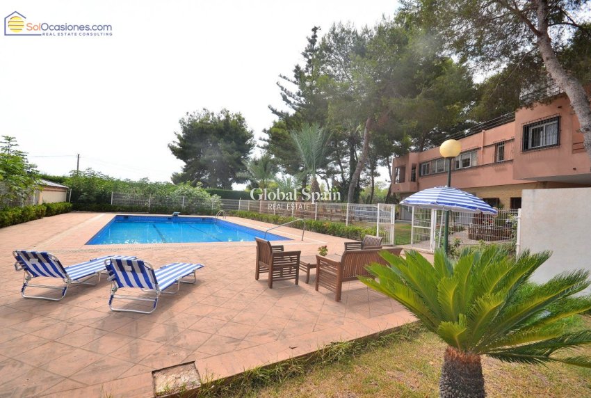 Wederverkoop - VILLA -
TORREVIEJA - LOS BALCONES - LOS ALTOS