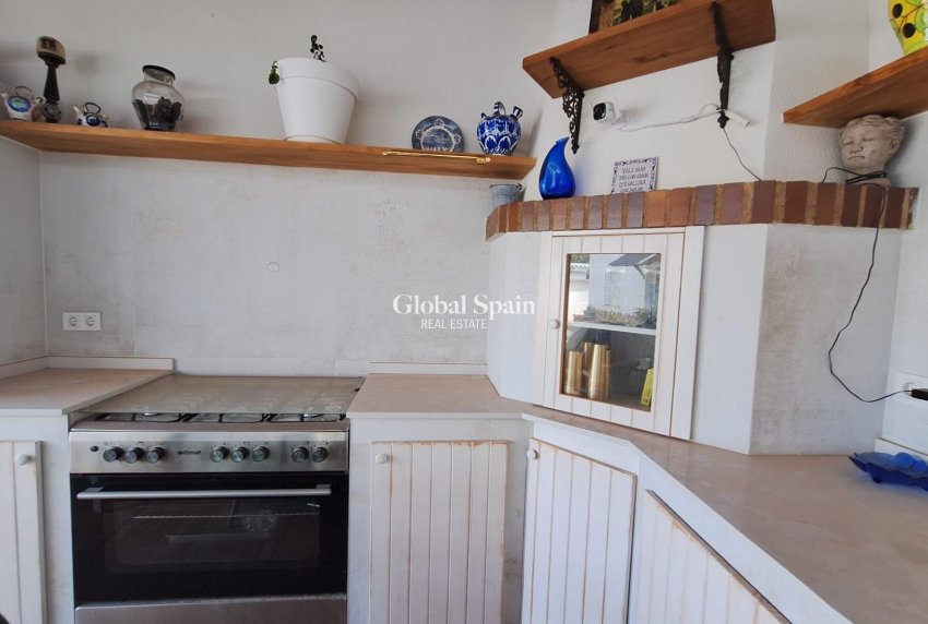 Wederverkoop - VILLA -
TORREVIEJA - LOS BALCONES - LOS ALTOS