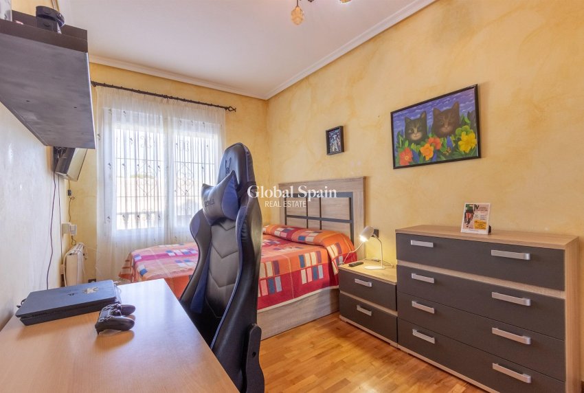 Wederverkoop - VILLA -
TORREVIEJA - LOS BALCONES - LOS ALTOS