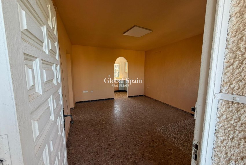 Wederverkoop - VILLA -
TORREVIEJA - LOS BALCONES - LOS ALTOS